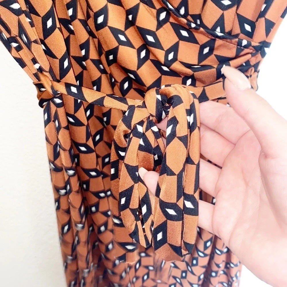 Gilli Faux Wrap Tie Waist Orange Midi Dress - Picture 4 of 10